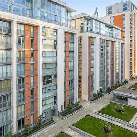 1 Bedroom Apartment Royal Docks Londra Esterno foto